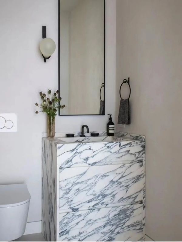 arabescato marble bathroom